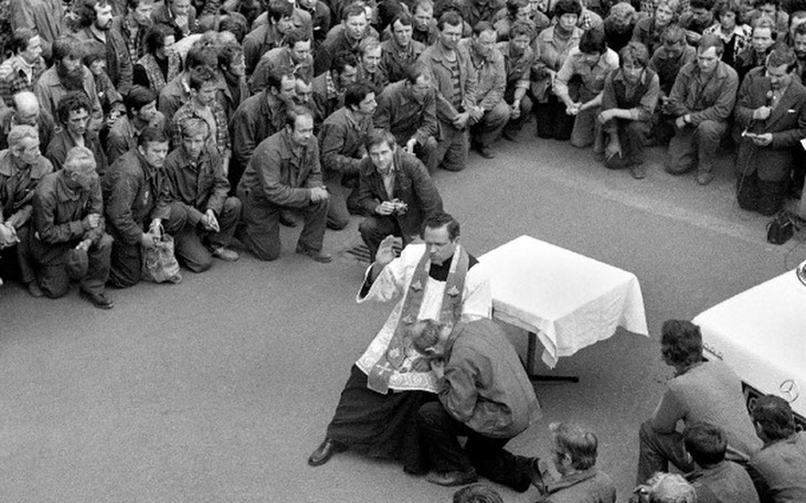 Zbiórka Album pt. "Kapłan przełomu" - zdjęcie główne