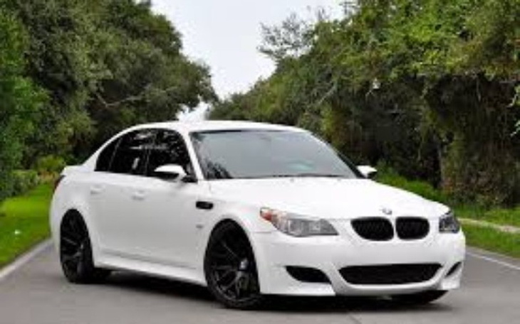 Zbiórka zbieramy na BMW M5 wystarczy 1zł - zdjęcie główne