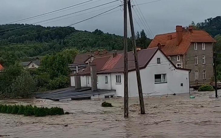 Zbiórka Odbudowa domu mamy po zalaniu - zdjęcie główne