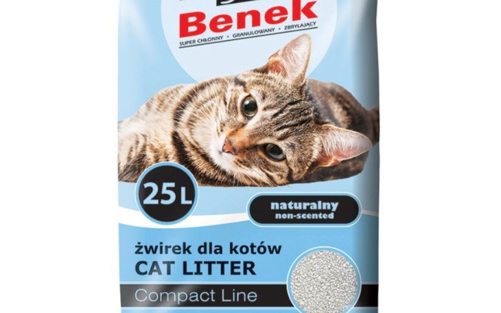 Opakowanie żwirku dla kotów marki Benek.
