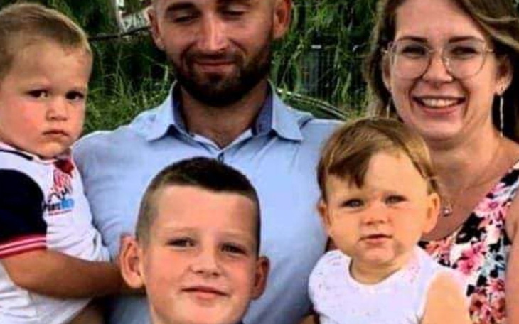 Zbiórka Śmierć ojca trojga dzieci - zdjęcie główne