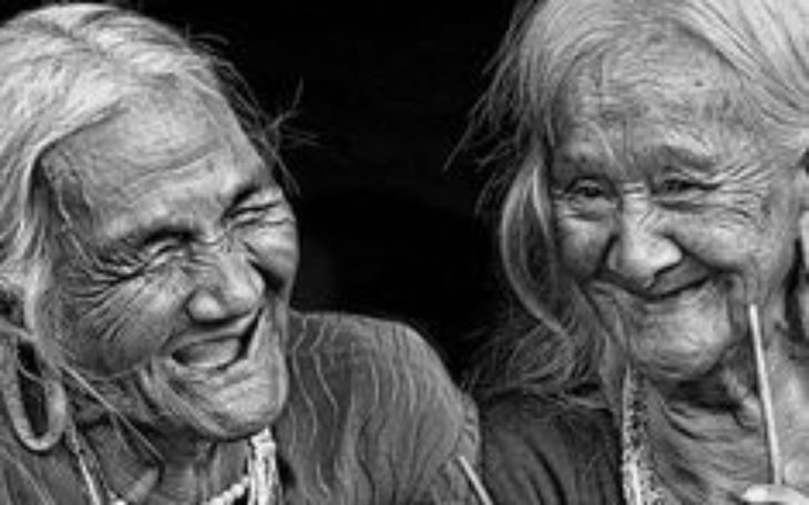 Zbiórka na leki i ubrania dla dziadków - zdjęcie główne