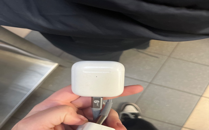 Zbiórka naprawa sluchawek - zdjęcie główne