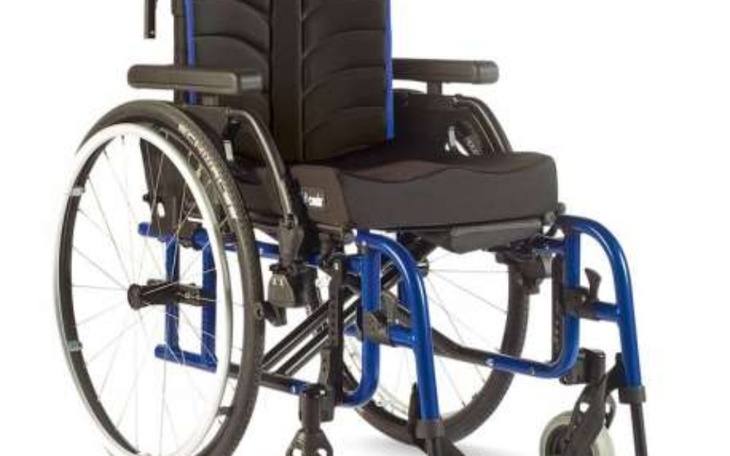 Zbiórka Używany wózek dla starszej osoby - zdjęcie główne