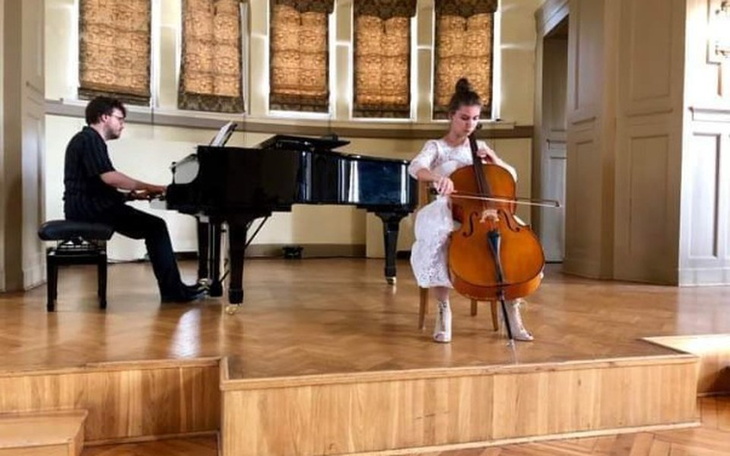 Zbiórka Na wiolonczelę lutniczą - zdjęcie główne