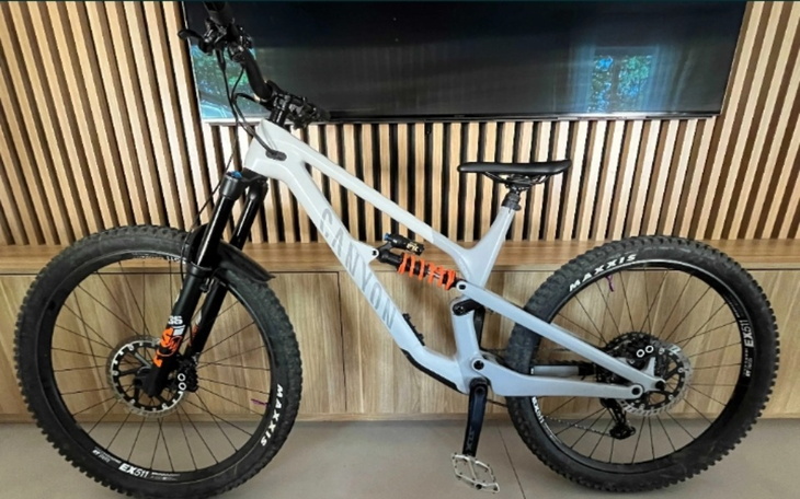 Zbiórka Rower canyon spectral - zdjęcie główne