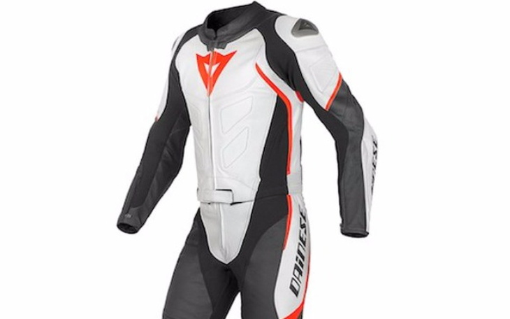 Zbiórka Na marzenie kombinezon moto - zdjęcie główne