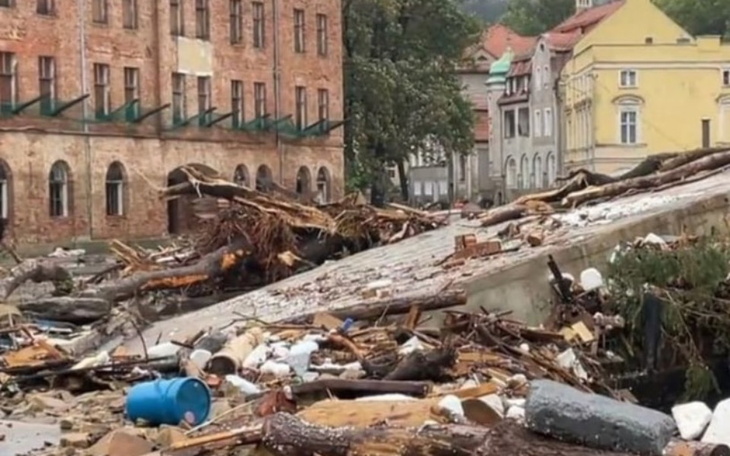 Zbiórka Zbiórka dla Powodziann - zdjęcie główne