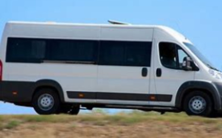 Zbiórka biały bus - zdjęcie główne
