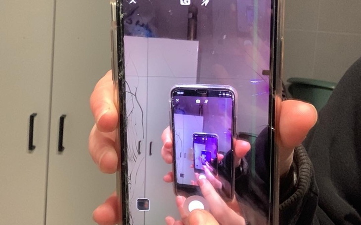 Zbiórka Naprawa wyświetlacza telefonu - zdjęcie główne