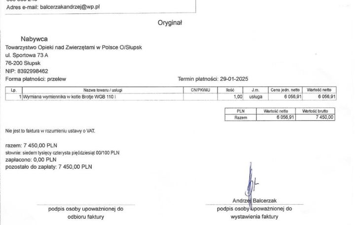 Dokument z danymi finansowymi i podpisem.