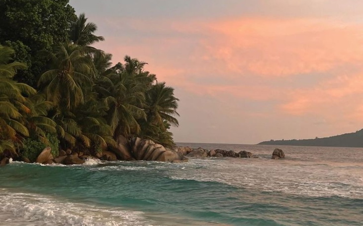 Zbiórka Wakacje życia dwóch dziewczyn - zdjęcie główne