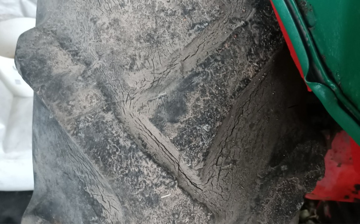 Zbiórka Nowe opony radialne 14.9 r28 - zdjęcie główne