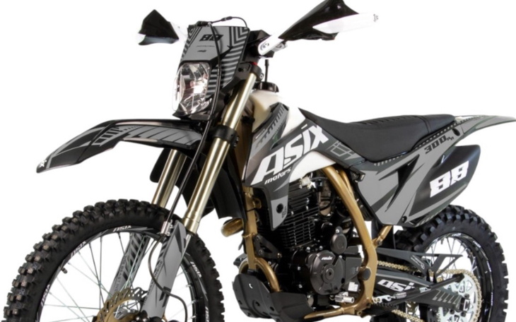 Motocykl terenowy w nowoczesnym designie.
