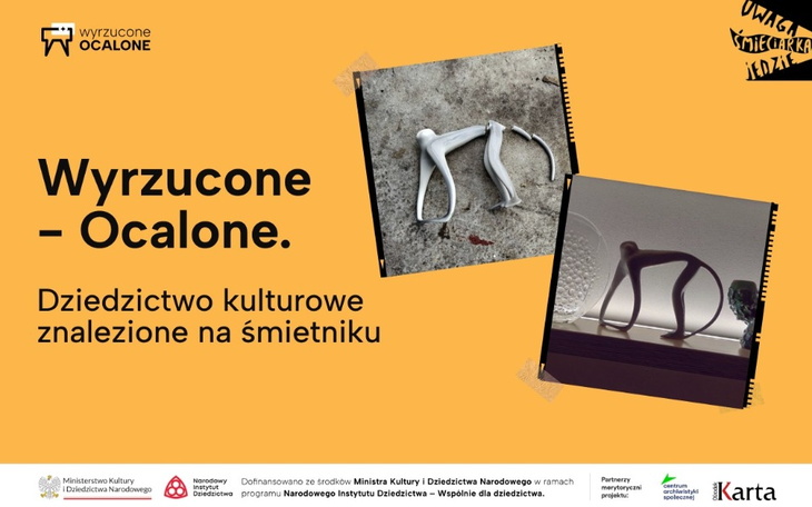 Wyrzucone przedmioty jako część wystawy o dziedzictwie kulturowym.