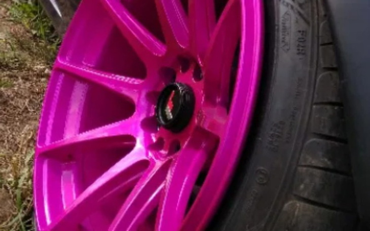 Zbiórka Różowe felgi dla małej kobiety - zdjęcie główne