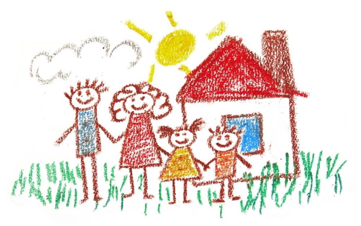 Rysunek rodziny z domem i słońcem, wykonany kredkami.