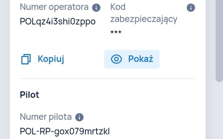 Zrzut ekranu z danymi operatora i numerem pilota.