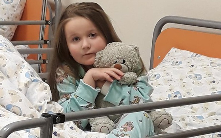 Zbiórka Amelia walczy o dzieciństwo - zdjęcie główne