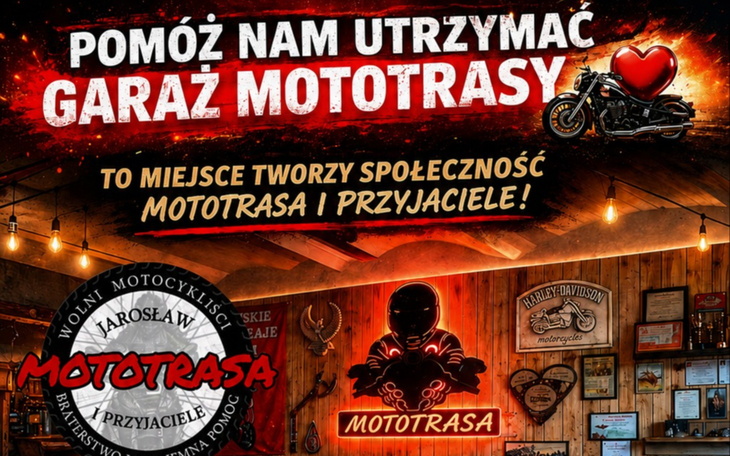 Kobieta na imprezowym stoisku z balonami i dekoracjami