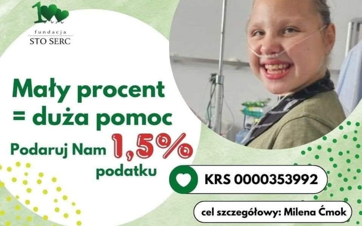 Uśmiechnięta dziewczynka z tlenem, promująca darowizny.
