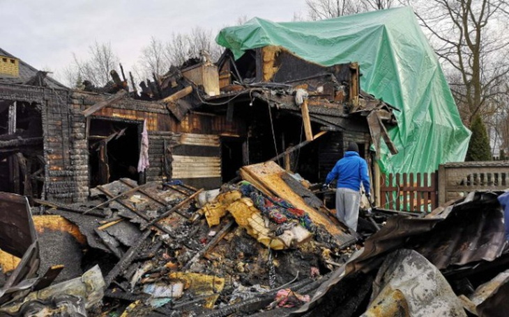 Zbiórka odbudowa spalonego domu w Wawrze - zdjęcie główne