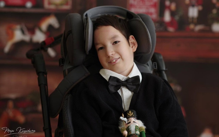 Zbiórka Marzenie Rocha - uśmiechać się. - zdjęcie główne