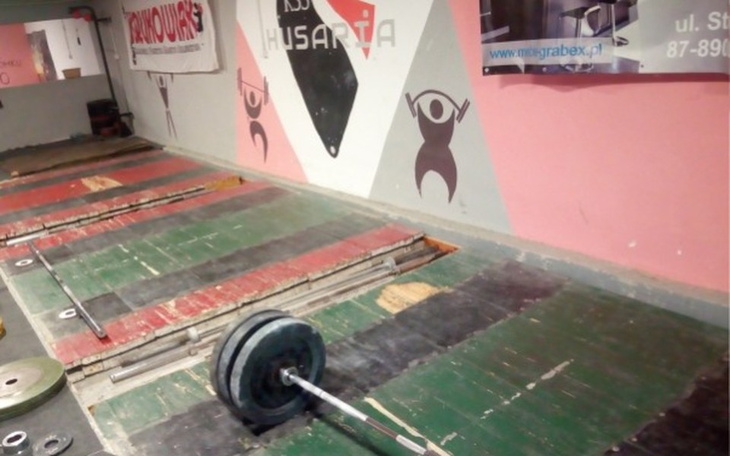 Zbiórka Remont pomostów w sali treningow - zdjęcie główne