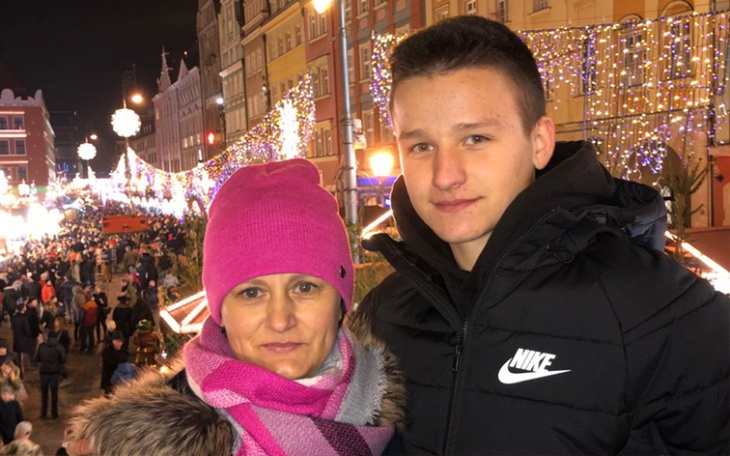 Zbiórka Mam 17 lat i chce pomoc mamie - zdjęcie główne