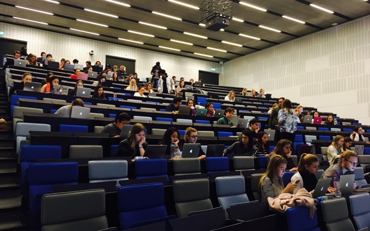 Zbiórka Złotówka na studia za granicą - zdjęcie główne