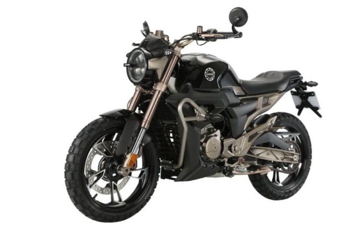 Motocykl w stylu retro, czarny z metalicznymi akcentami.