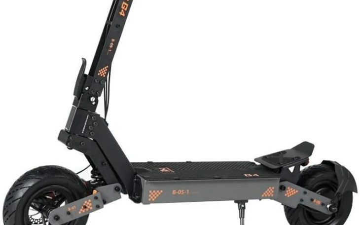 Nowoczesna hulajnoga elektryczna w kolorze czarnym.