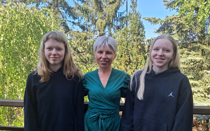 Karta kredytowa z danymi finansowymi.