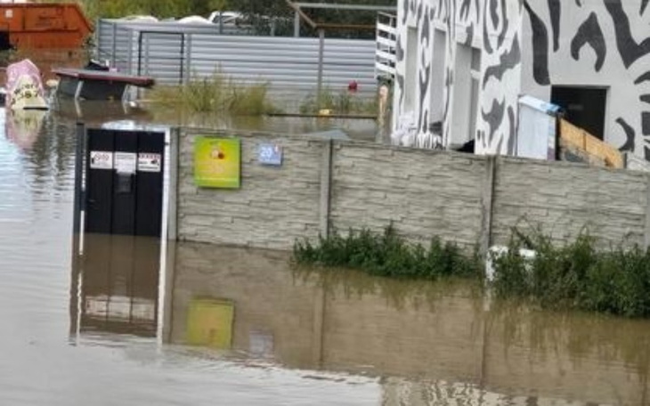 Zbiórka Wspieramy fundację po powodzi - zdjęcie główne