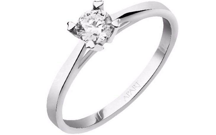 Zbiórka Pierścionek zaręczynowy. - zdjęcie główne