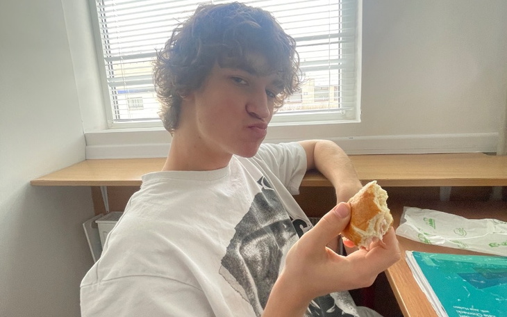 Zbiórka Buzzcut kolegi - zdjęcie główne