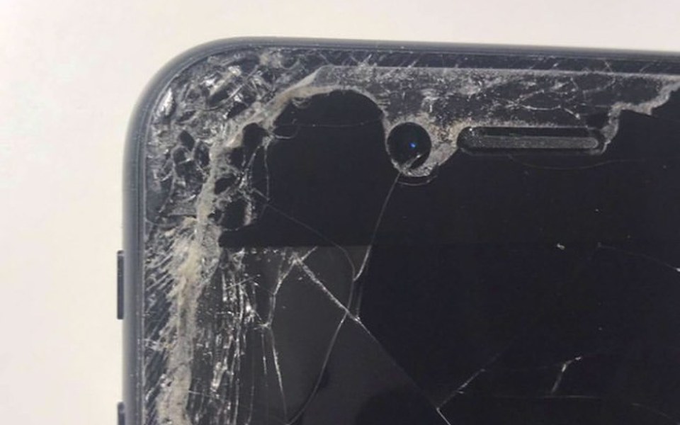 
        Zbiórka Wymiana wyświetlacza w telefonie - zdjęcie główne
    