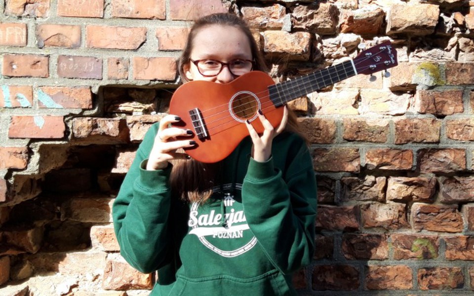 
        Zbiórka macbook na cele pasji IT - zdjęcie główne
    