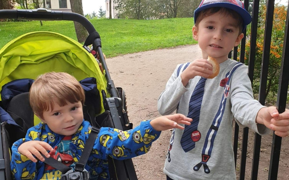 
        Zbiórka Na badania synów z autyzmem - zdjęcie główne
    
