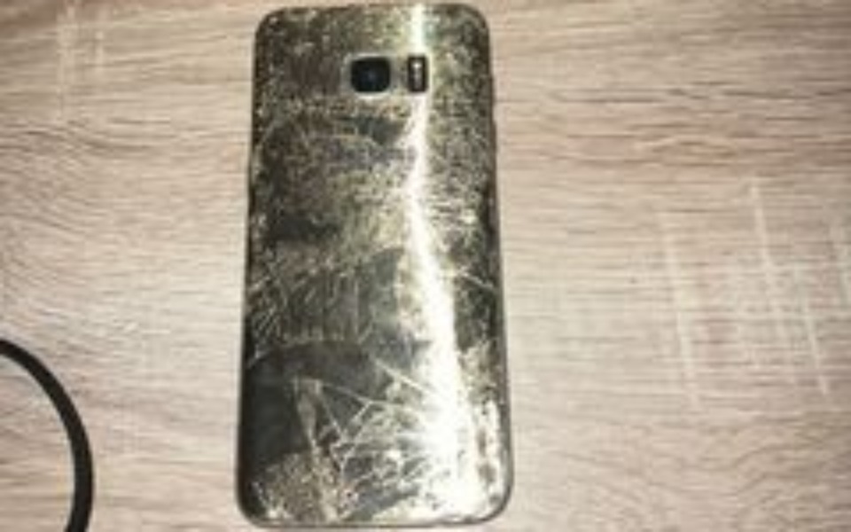 
        Zbiórka telefon naprawa - zdjęcie główne
    