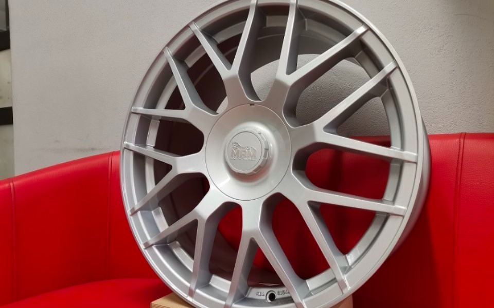 
        Zbiórka Wymarzone felgi do auta - zdjęcie główne
    