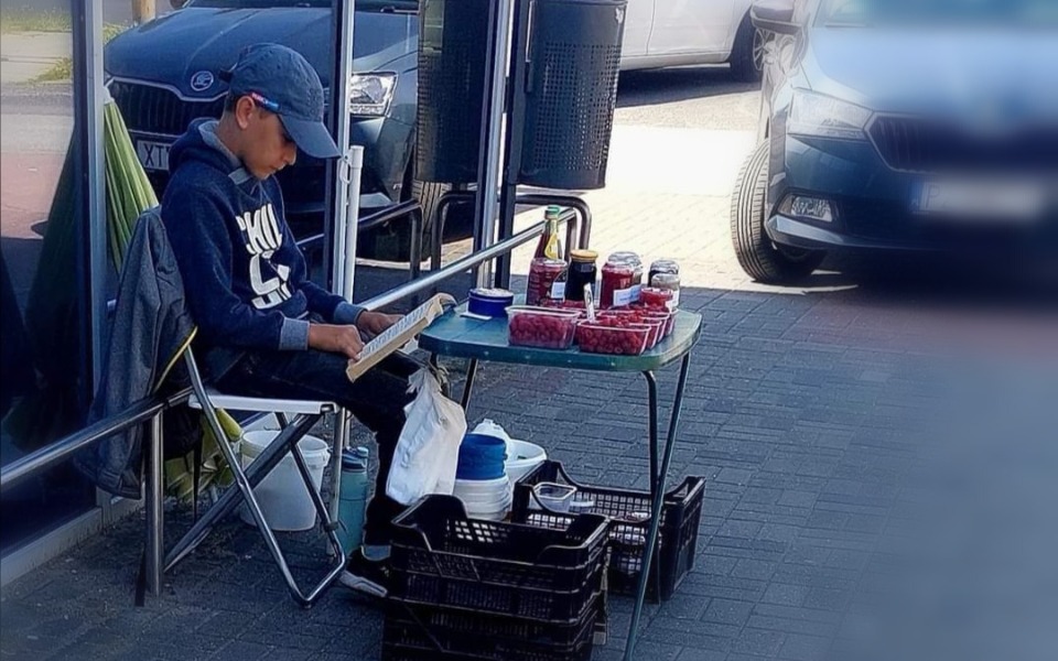 
        Zbiórka Pomaga sprzedać przetwory mamy - zdjęcie główne
    