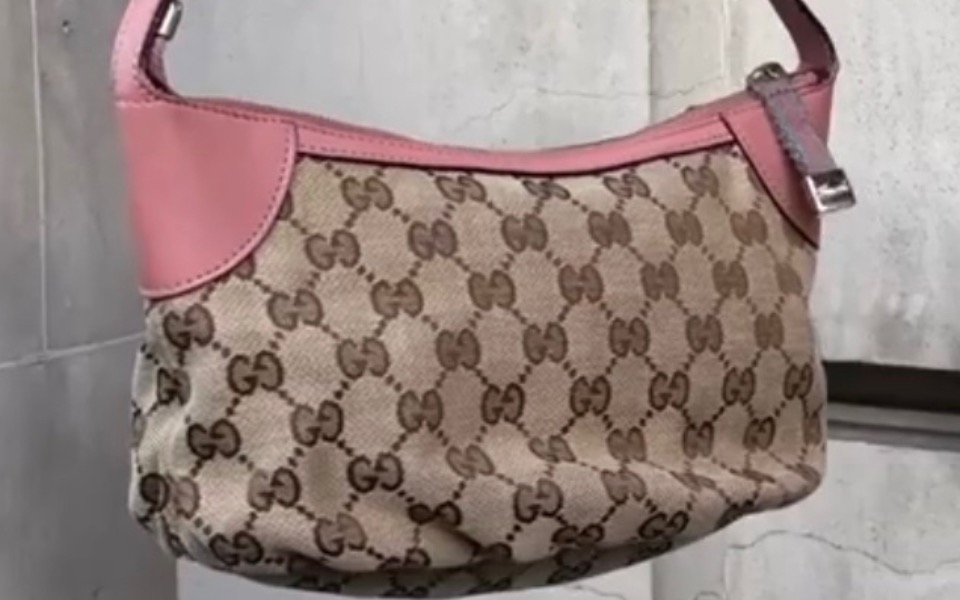 
        Zbiórka Guccibag dla spłukanej studentki - zdjęcie główne
    
