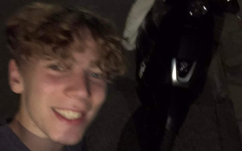 
        Zbiórka na fryzjera. - zdjęcie główne
    