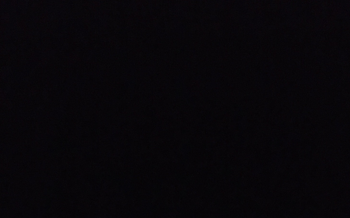 
        Ciemny obraz, prawie całkowicie czarny.
    