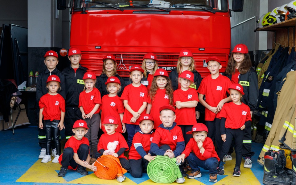 
        Zbiórka Plac zabaw dla małych bohaterów - zdjęcie główne
    