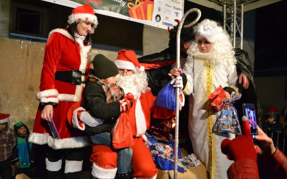 
        Zbiórka Romski Mikołaj - zdjęcie główne
    