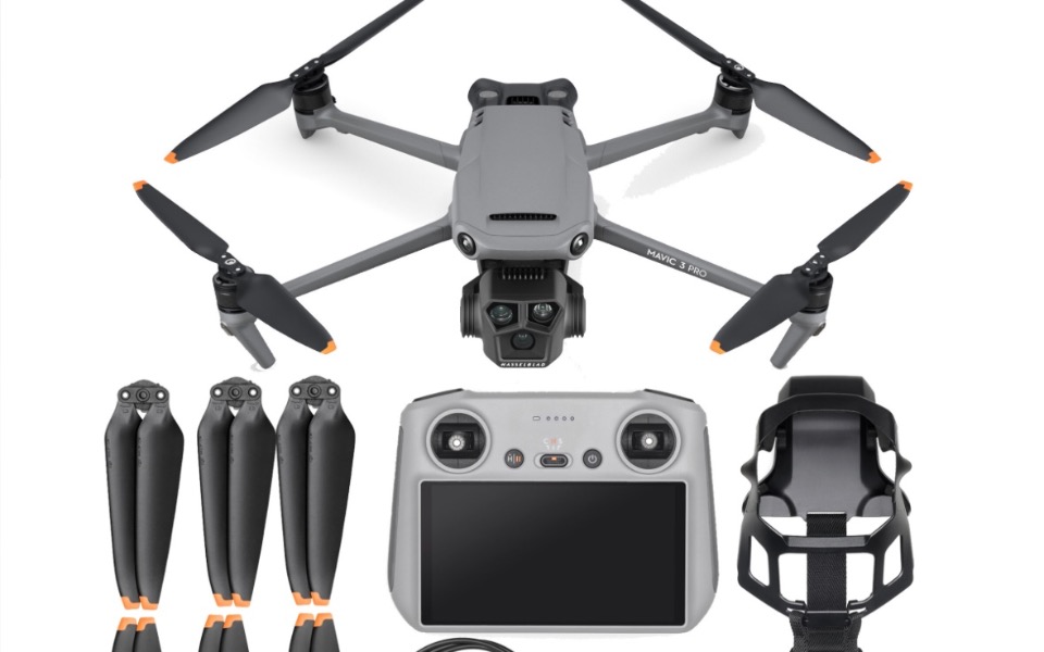 
        Zbiórka Dron DJI Mavic 3 Pro RC - zdjęcie główne
    