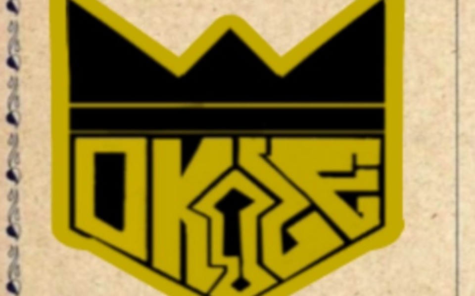 
        Logo z napisem 'OKIE' w stylu graffiti, na żółtym tle.
    