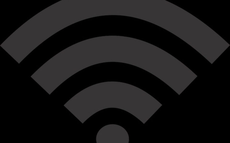 
        Ikona sygnału Wi-Fi na czarnym tle.
    